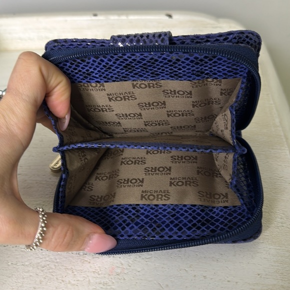 Michael Kors Blue Snakeskin EmbossedTextured Wallet with Gold Hardware - Picture 5 of 9